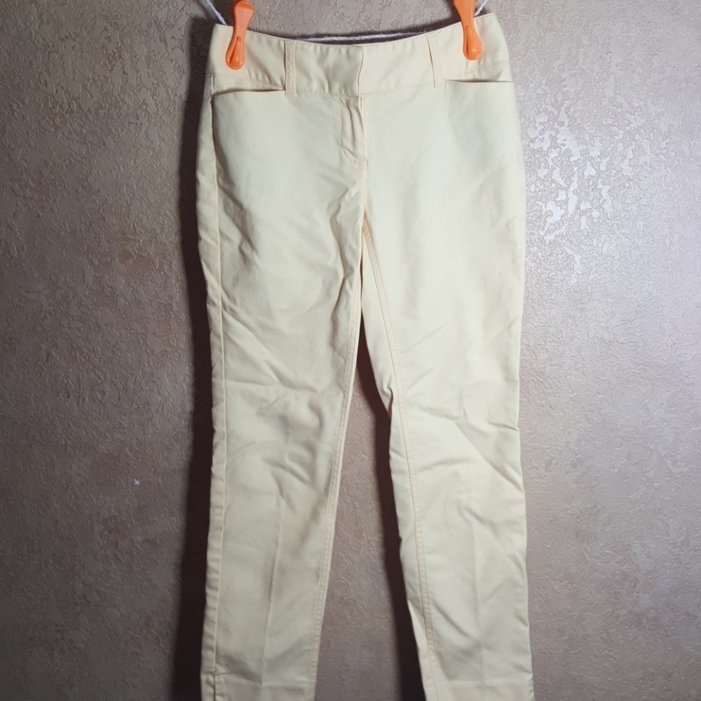 White House Black Market Capris